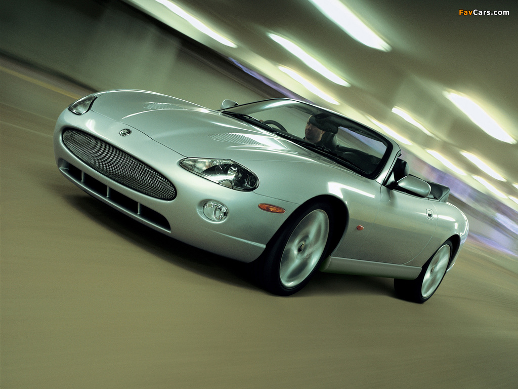 Pictures of Jaguar XKR Convertible 2004–06 (1024 x 768)