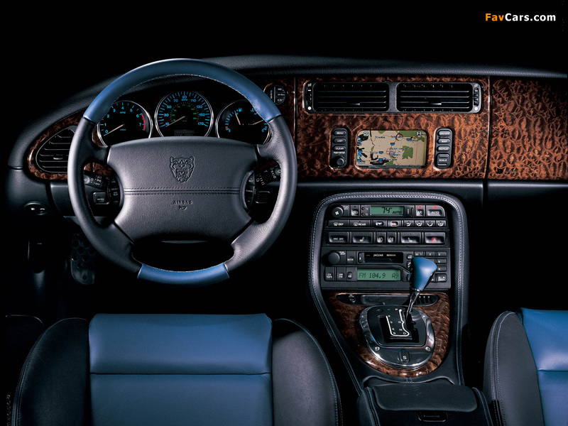 Pictures of Jaguar XKR Portfolio Convertible 2004 (800 x 600)