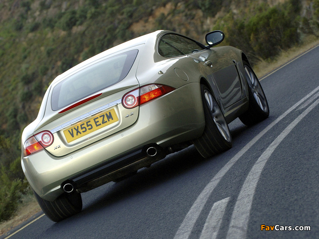 Pictures of Jaguar XK Coupe UK-spec 2006–09 (640 x 480)