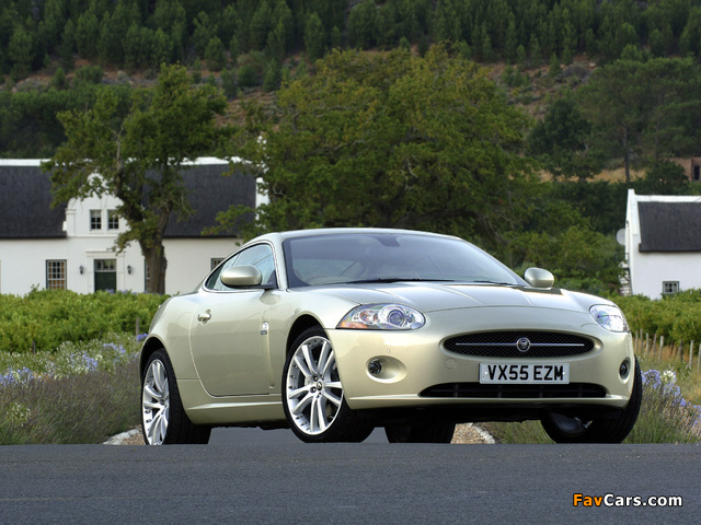 Pictures of Jaguar XK Coupe UK-spec 2006–09 (640 x 480)