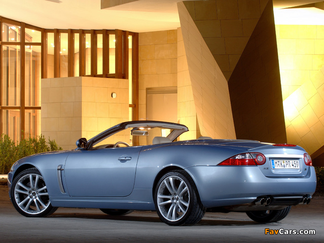 Pictures of Jaguar XKR Convertible 2007–09 (640 x 480)