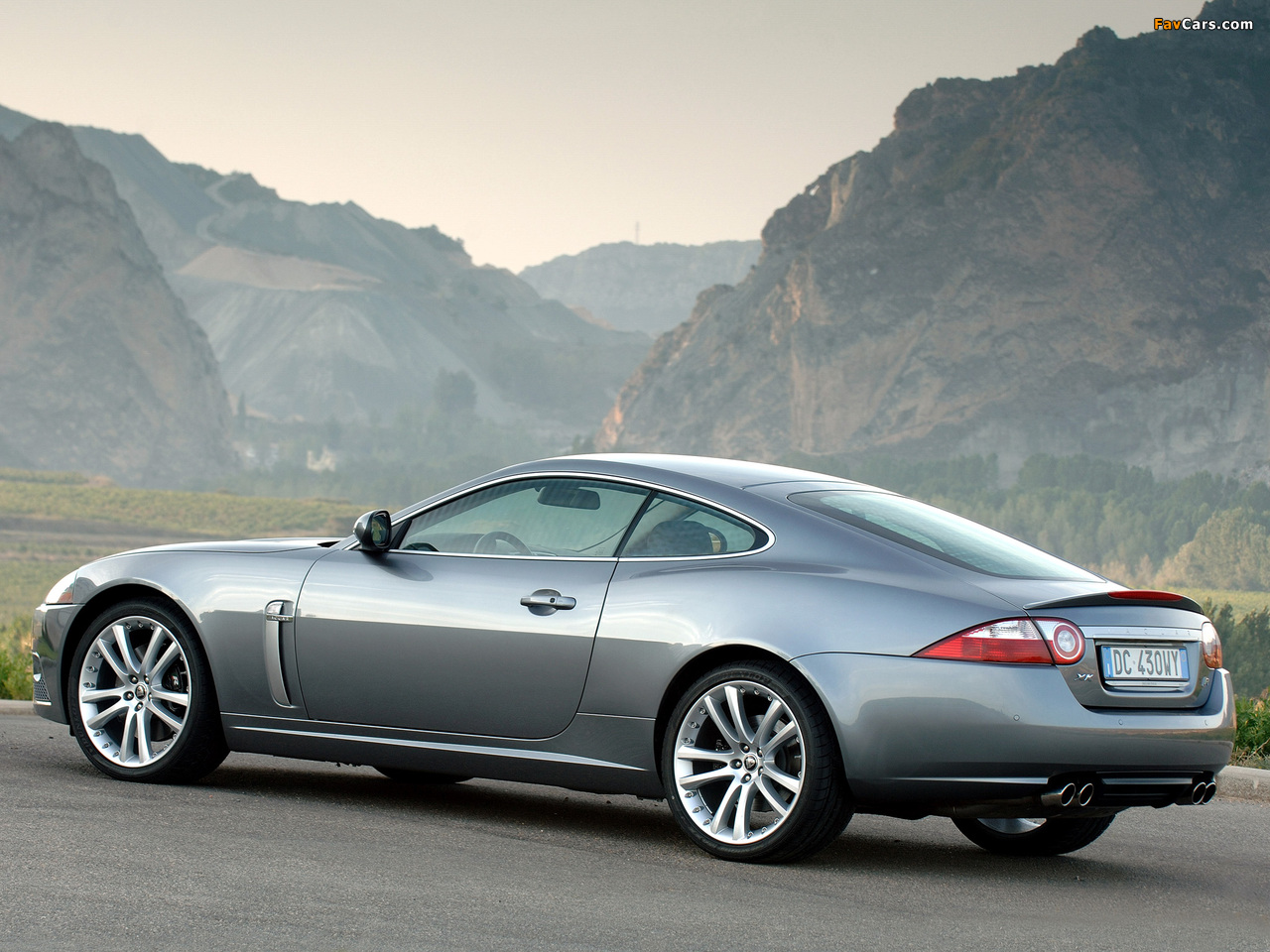 Pictures of Jaguar XKR Coupe 2007–09 (1280 x 960)