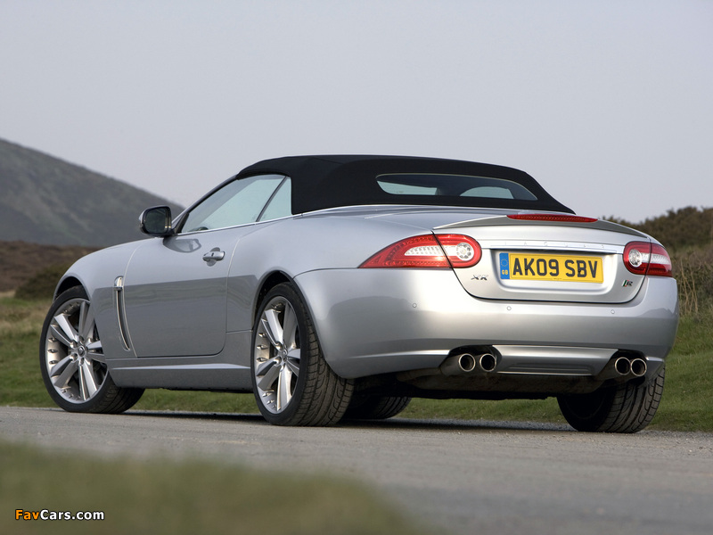 Pictures of Jaguar XKR Convertible UK-spec 2009–11 (800 x 600)