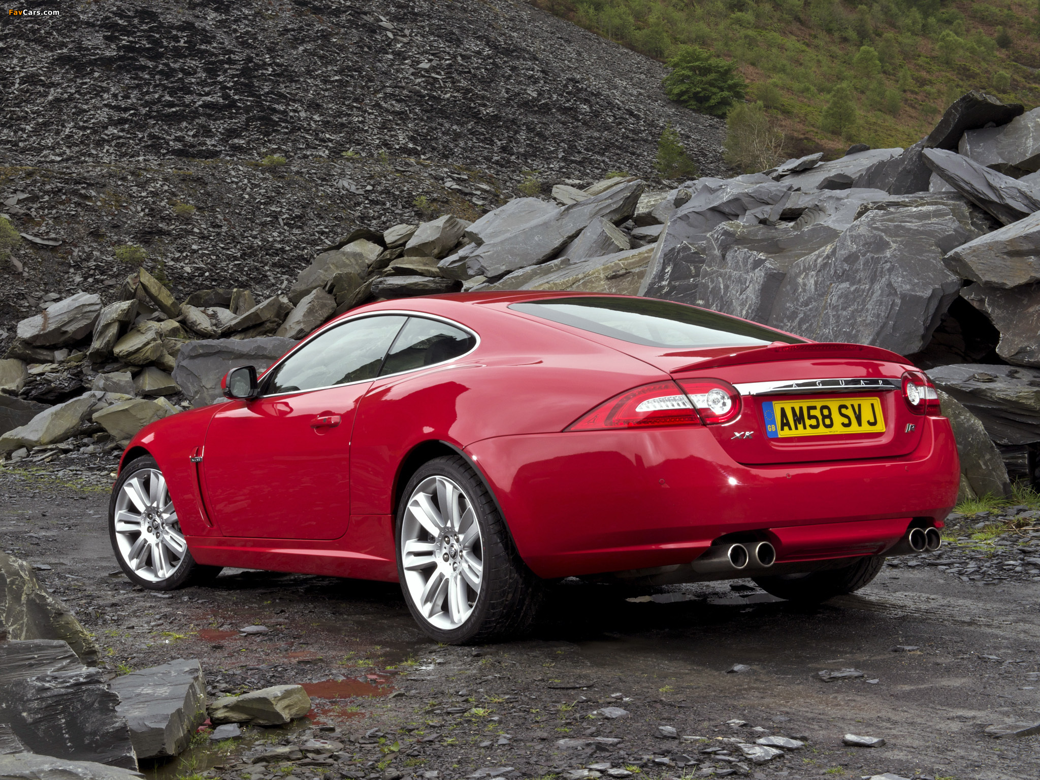Pictures of Jaguar XKR Coupe UK-spec 2009–11 (2048 x 1536)