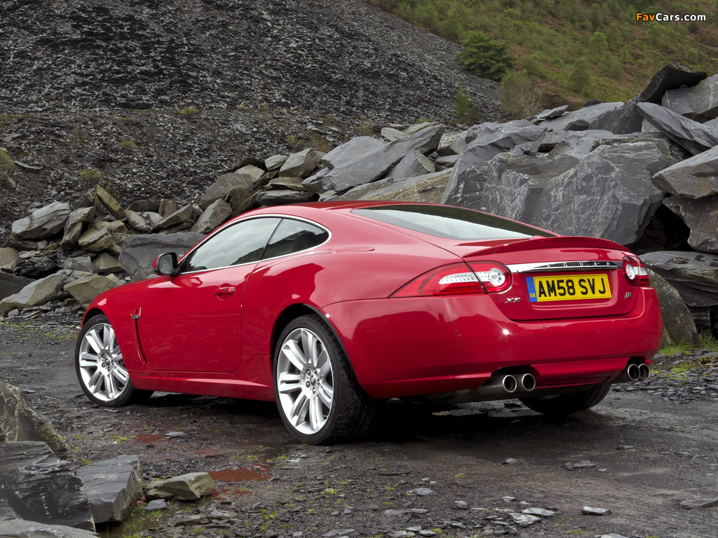 Pictures of Jaguar XKR Coupe UK-spec 2009–11 (1024 x 768)