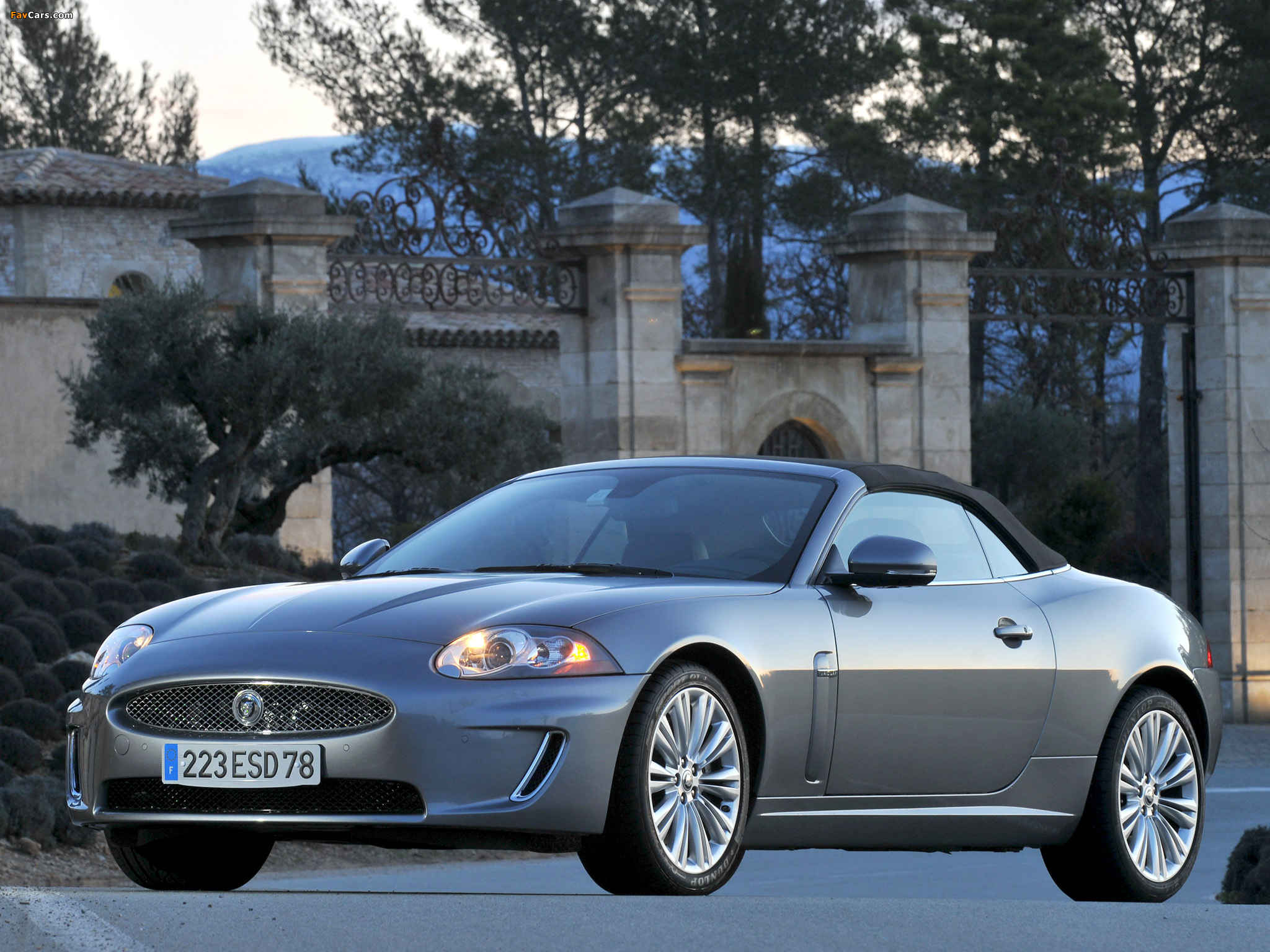 Pictures of Jaguar XK Convertible 2009–11 (2048 x 1536)