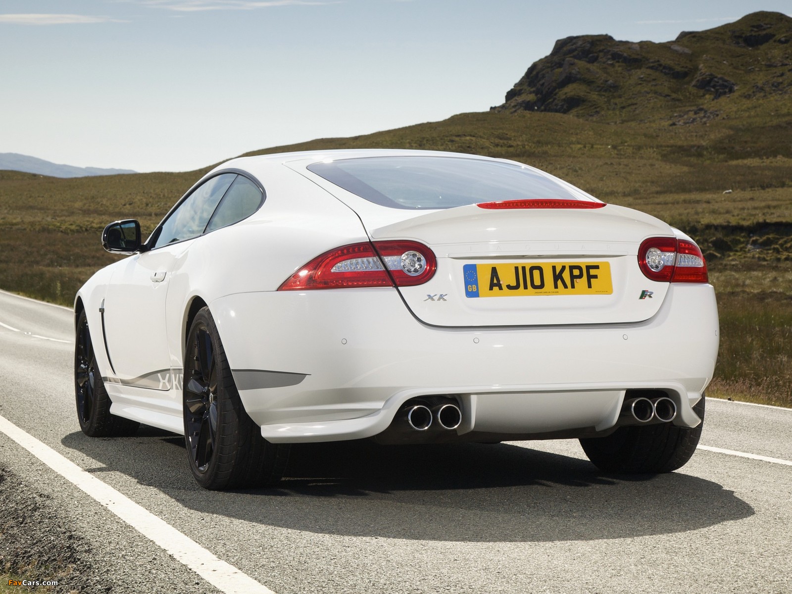 Pictures of Jaguar XKR Coupe Black Package 2010 (1600 x 1200)
