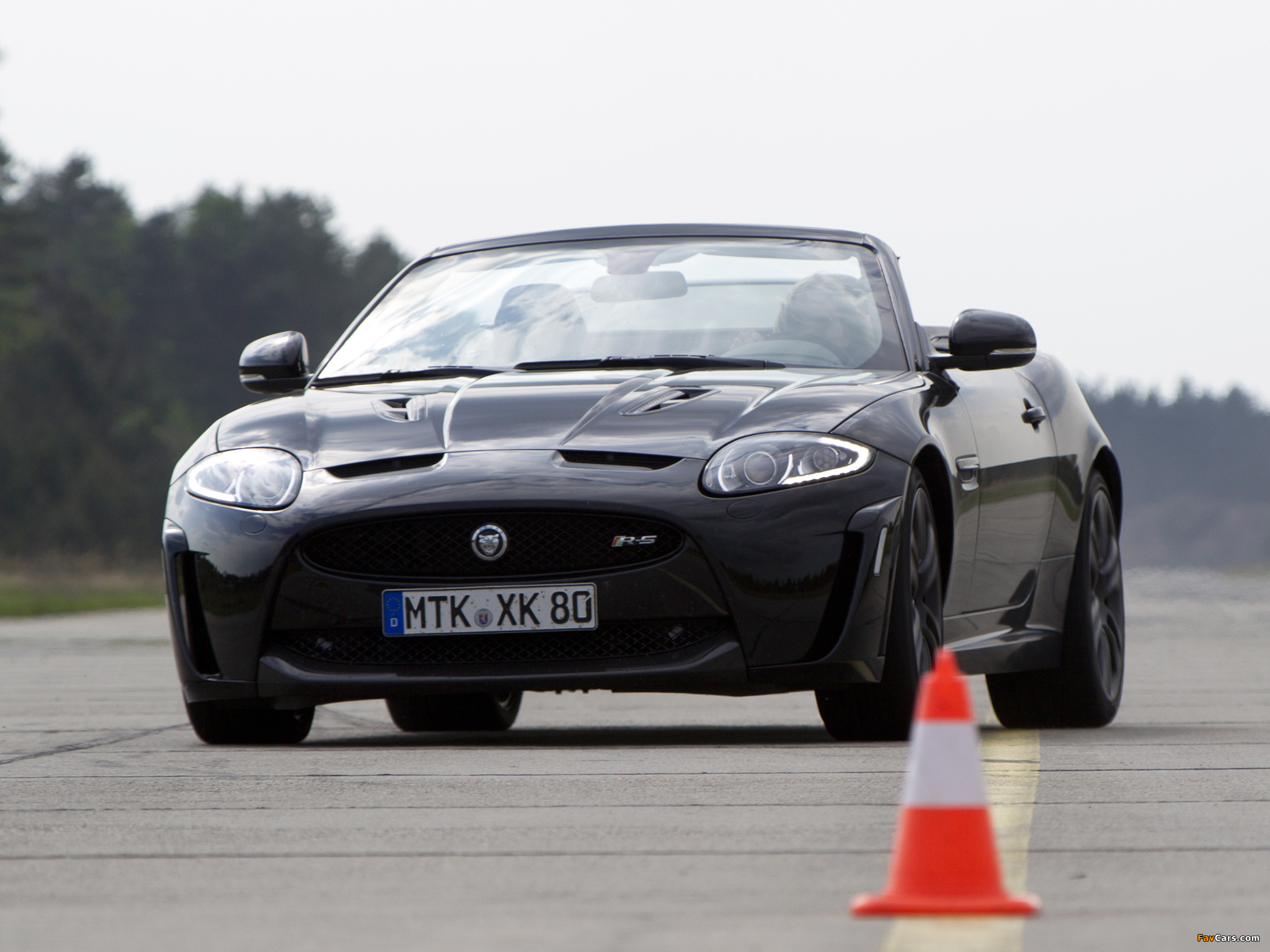 Pictures of Jaguar XKR-S Convertible 2011 (2048 x 1536)