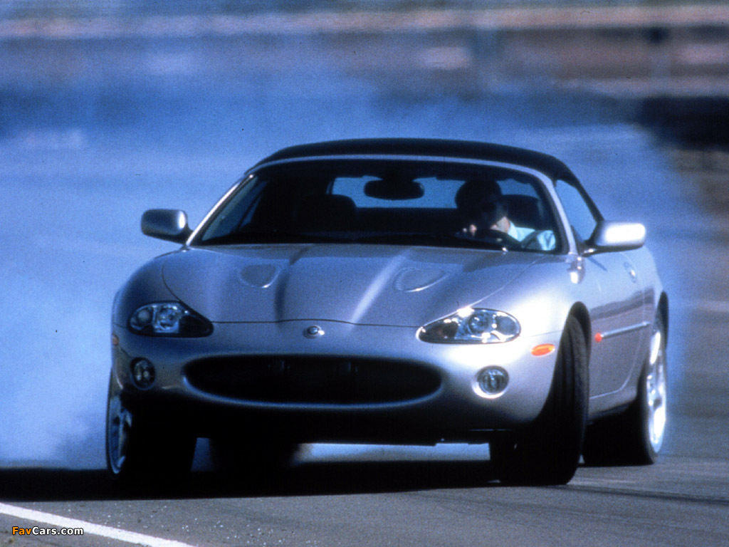 Jaguar XKR Silverstone Convertible 2001 wallpapers (1024 x 768)