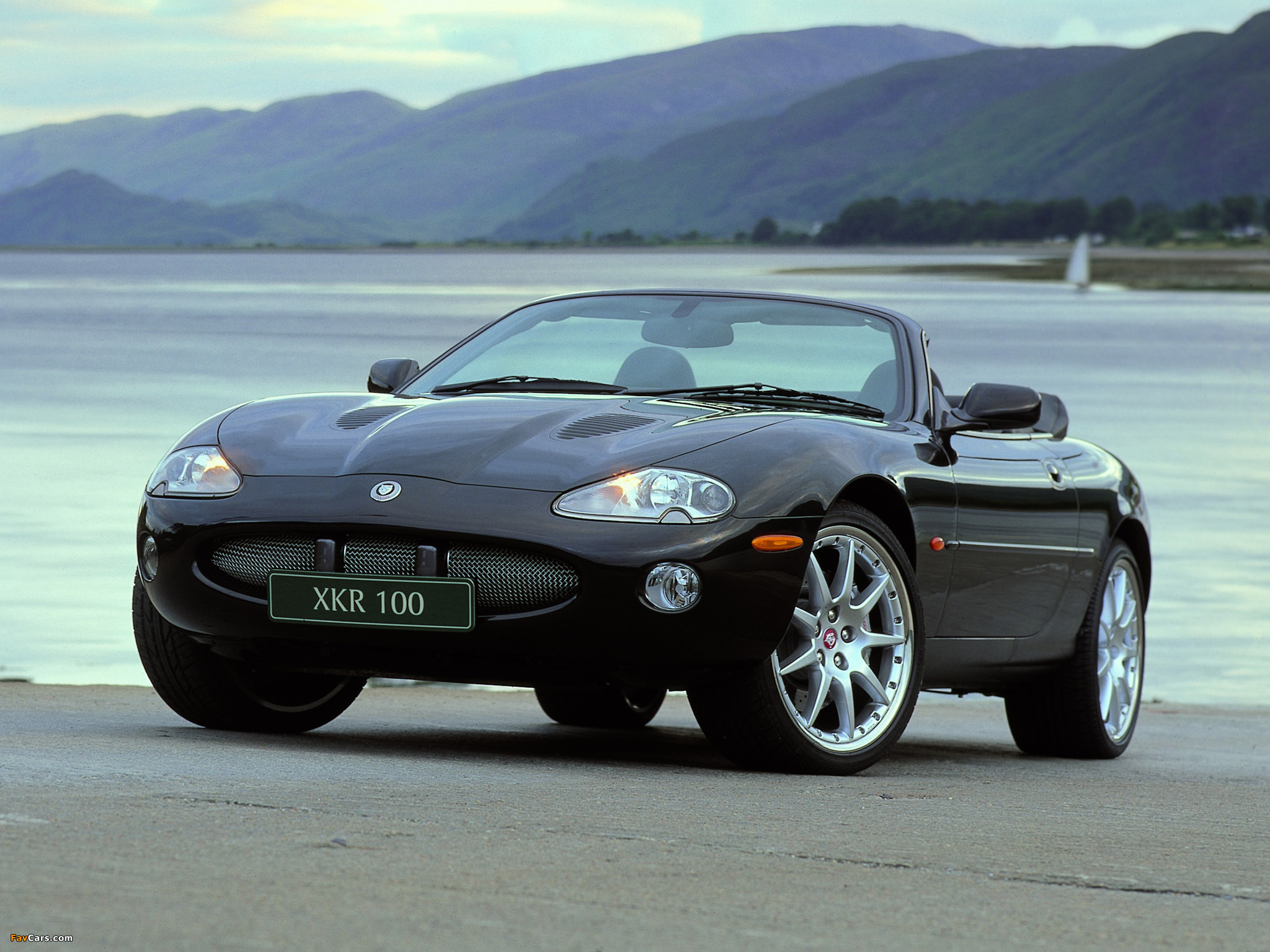 Jaguar XKR 100 Convertible 2002 wallpapers (2048 x 1536)