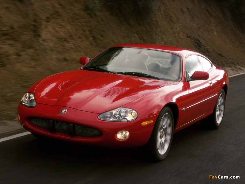 Jaguar XKR Coupe 2003–04 wallpapers (800 x 600)