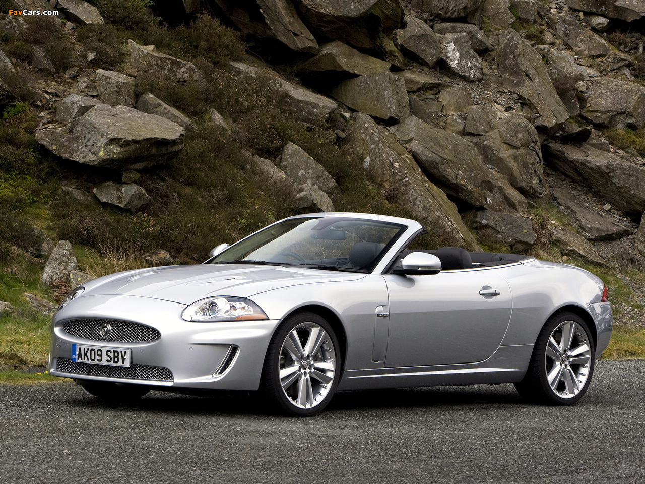 Jaguar XKR Convertible UK-spec 2009–11 wallpapers (1280 x 960)