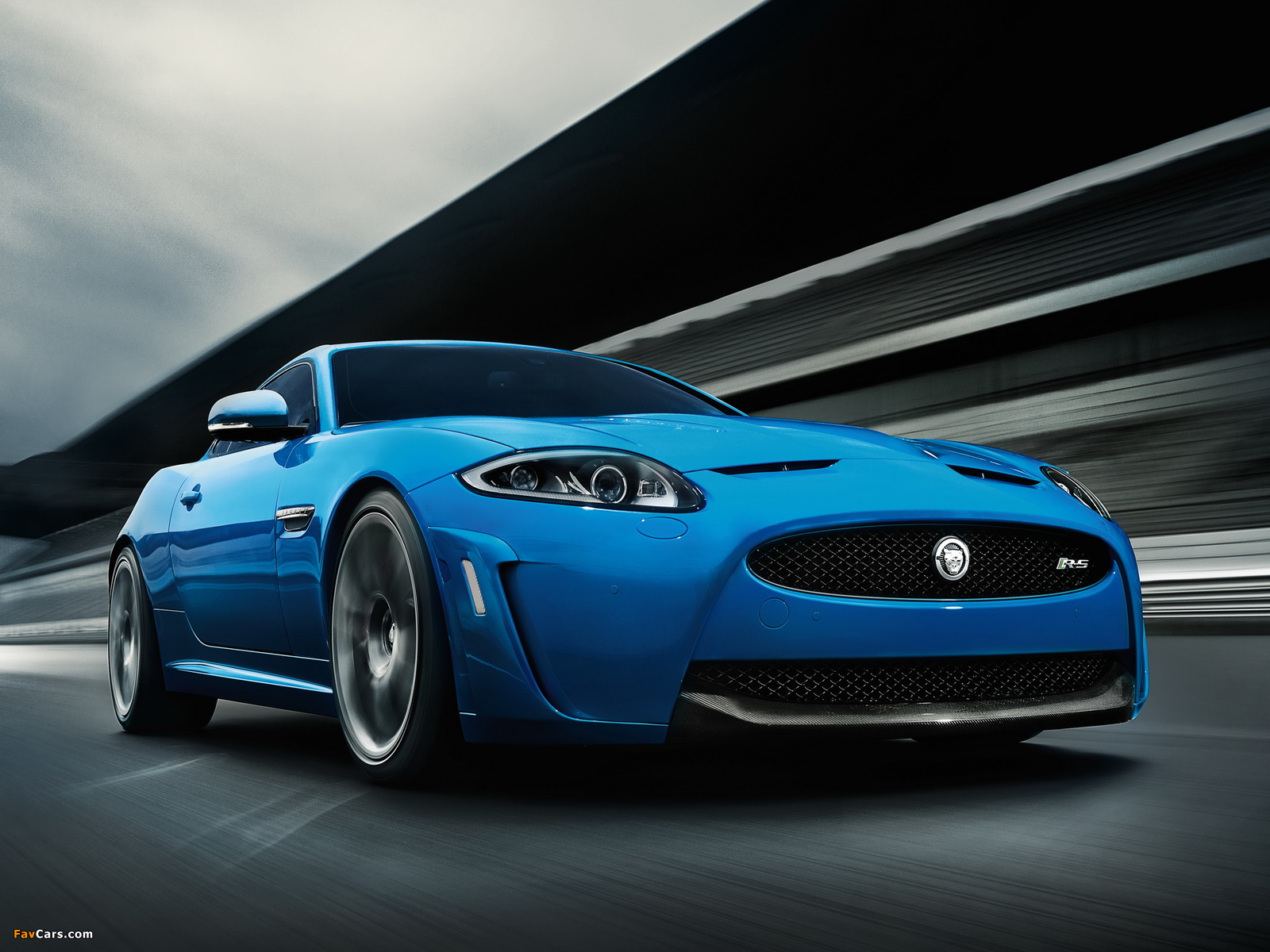 Jaguar XKR-S 2011 wallpapers (1600 x 1200)