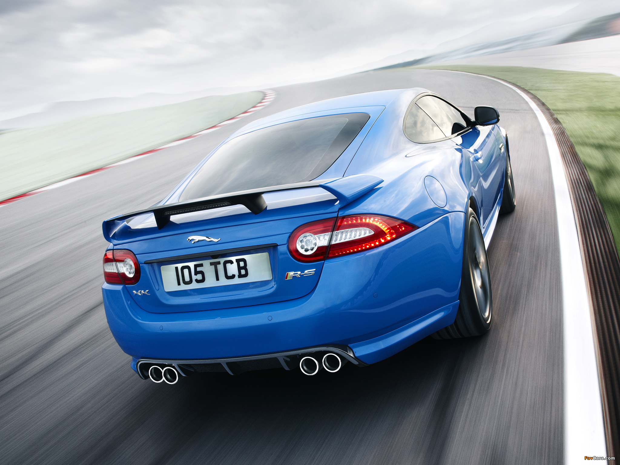 Jaguar XKR-S 2011 wallpapers (2048 x 1536)