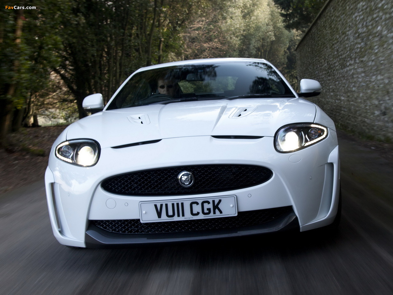 Jaguar XKR-S UK-spec 2011 wallpapers (1280 x 960)