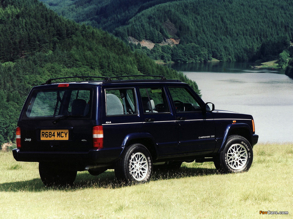 Images of Jeep Cherokee Limited UK-spec (XJ) 1998–2001 (1024 x 768)