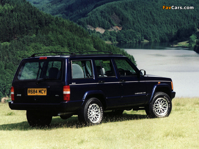 Images of Jeep Cherokee Limited UK-spec (XJ) 1998–2001 (640 x 480)