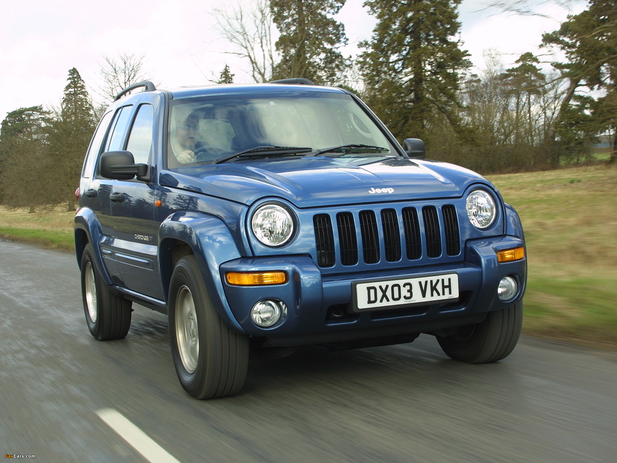Images of Jeep Cherokee UK-spec (KJ) 2002–05 (2048 x 1536)
