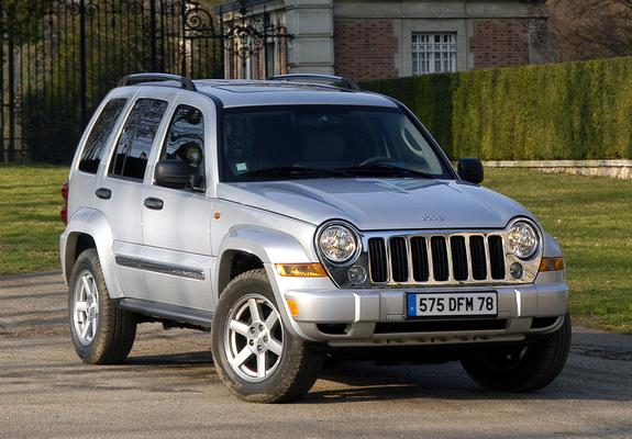 Images of Jeep Cherokee (KJ) 2005–07