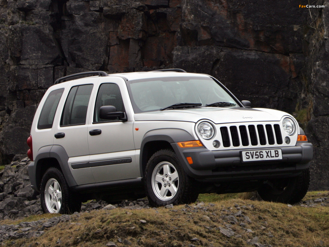 Images of Jeep Cherokee UK-spec (KJ) 2005–07 (1280 x 960)