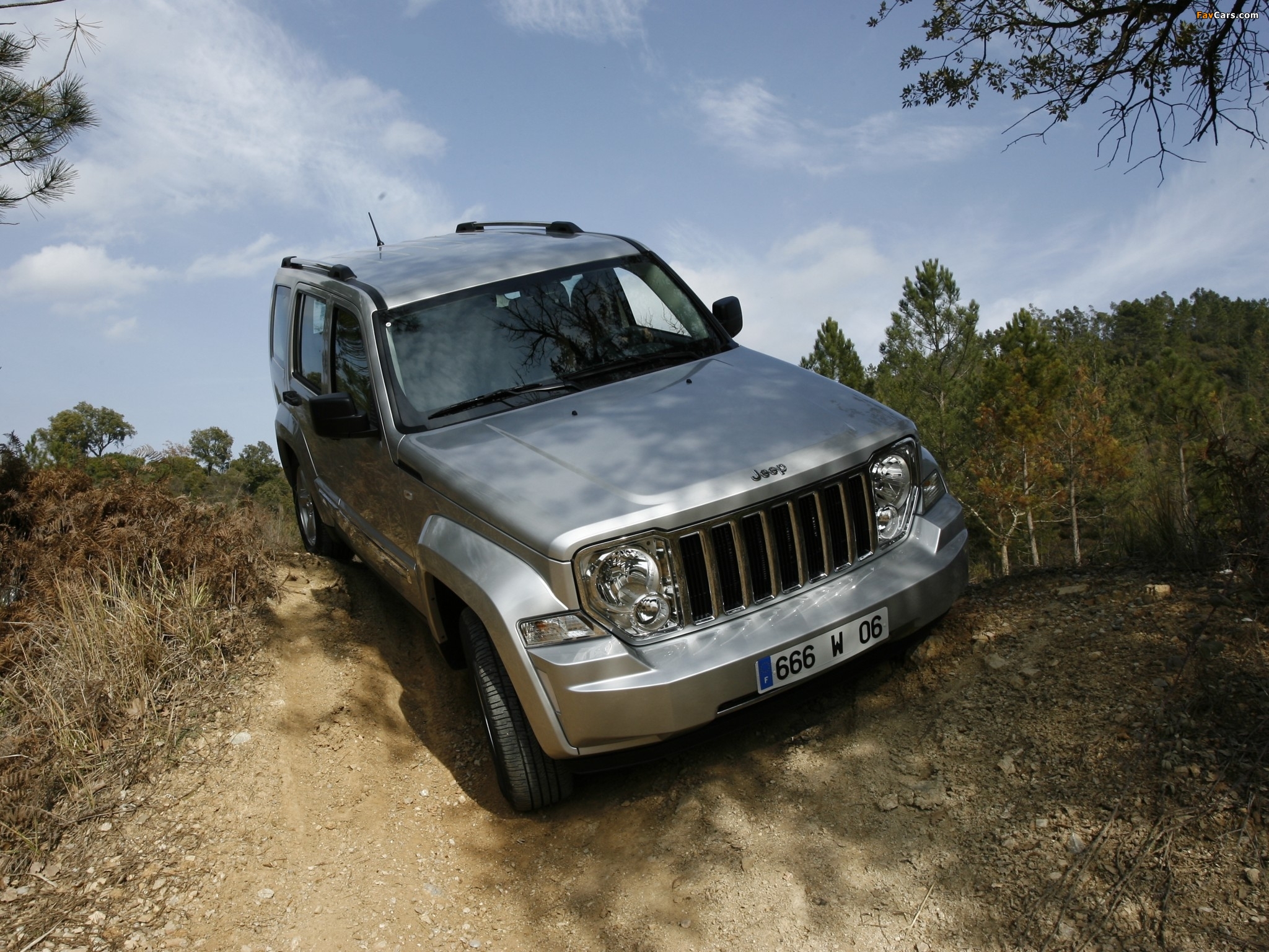 Images of Jeep Cherokee Limited RD EU-spec (KK) 2007 (2048 x 1536)