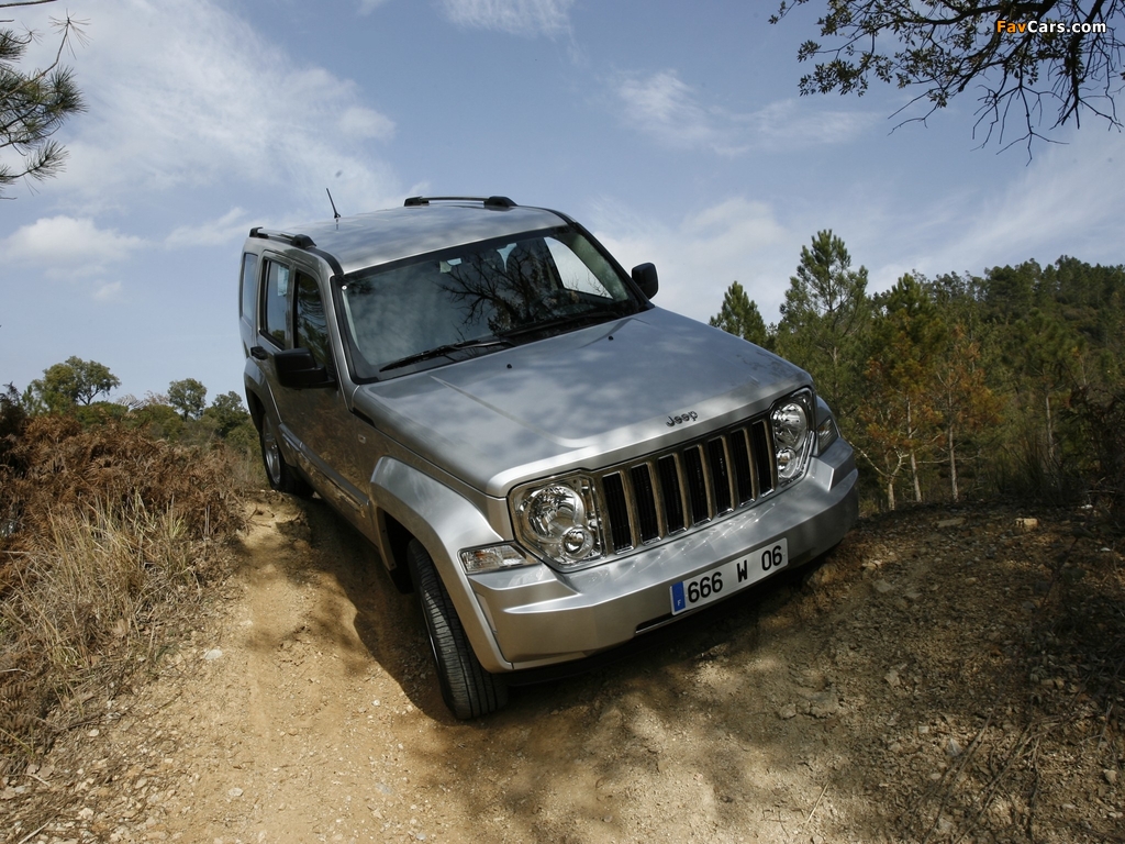 Images of Jeep Cherokee Limited RD EU-spec (KK) 2007 (1024 x 768)