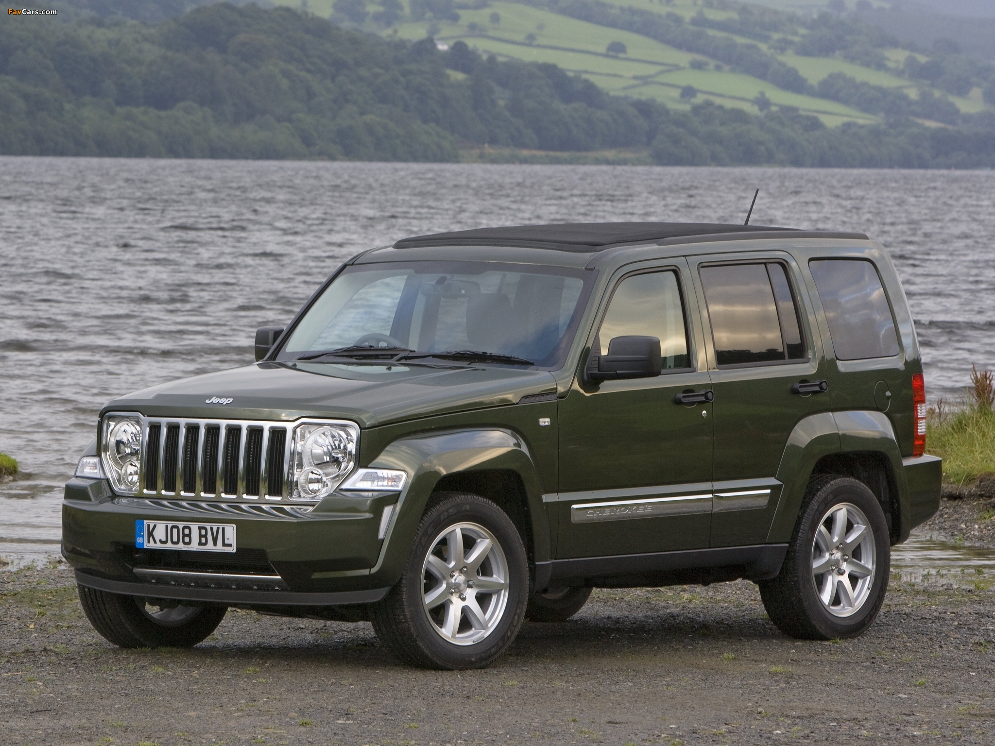 Images of Jeep Cherokee Limited RD UK-spec (KK) 2007 (2048 x 1536)