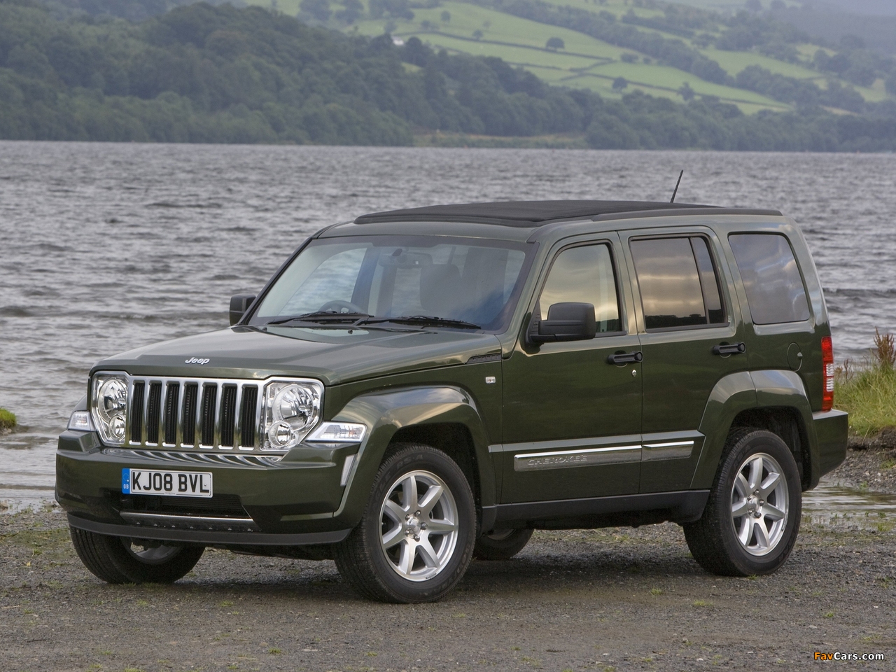 Images of Jeep Cherokee Limited RD UK-spec (KK) 2007 (1280 x 960)