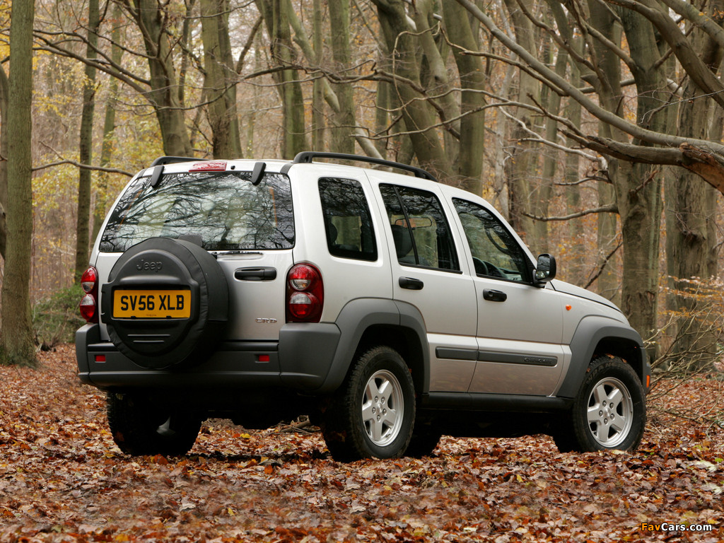 Jeep Cherokee UK-spec (KJ) 2005–07 images (1024 x 768)