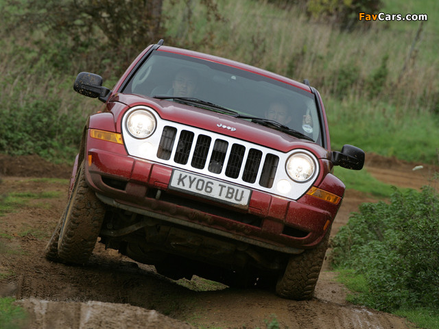 Jeep Cherokee Limited UK-spec (KJ) 2005–07 pictures (640 x 480)
