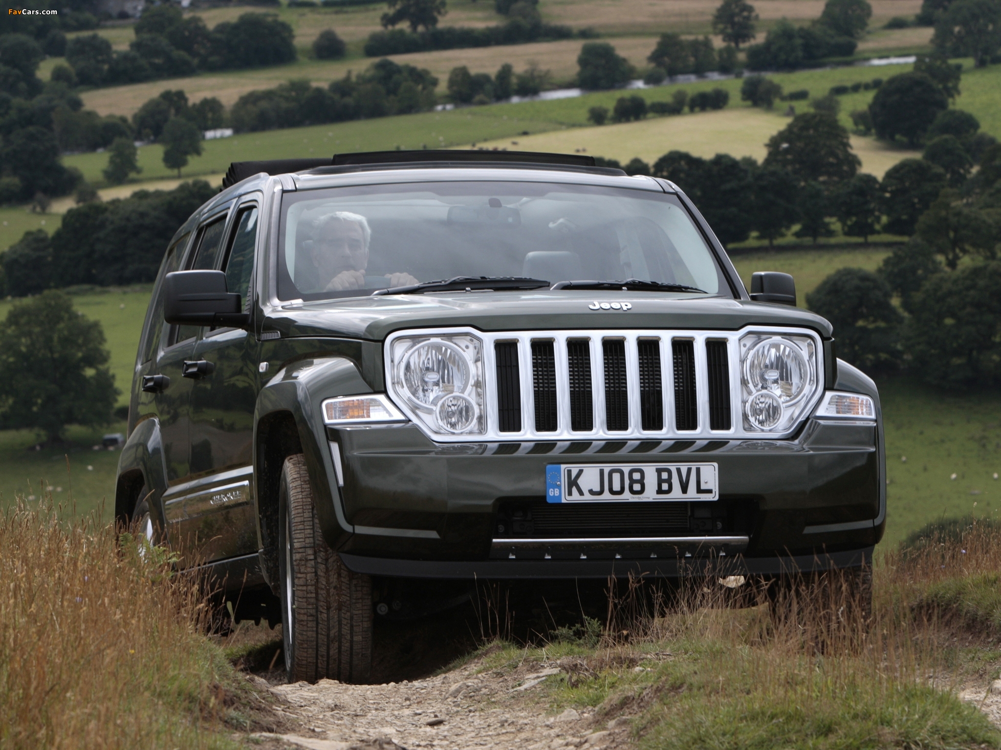Pictures of Jeep Cherokee Limited RD UK-spec (KK) 2007 (2048 x 1536)