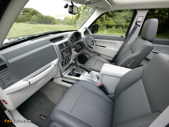 Pictures of Jeep Cherokee Limited RD UK-spec (KK) 2007 (640 x 480)