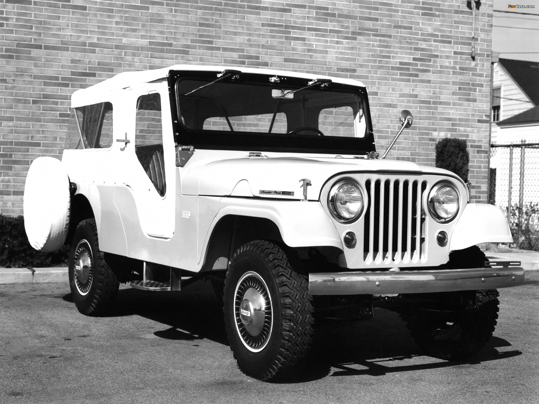 Images of Jeep Tuxedo Park Mark IV 1966 (2048 x 1536)