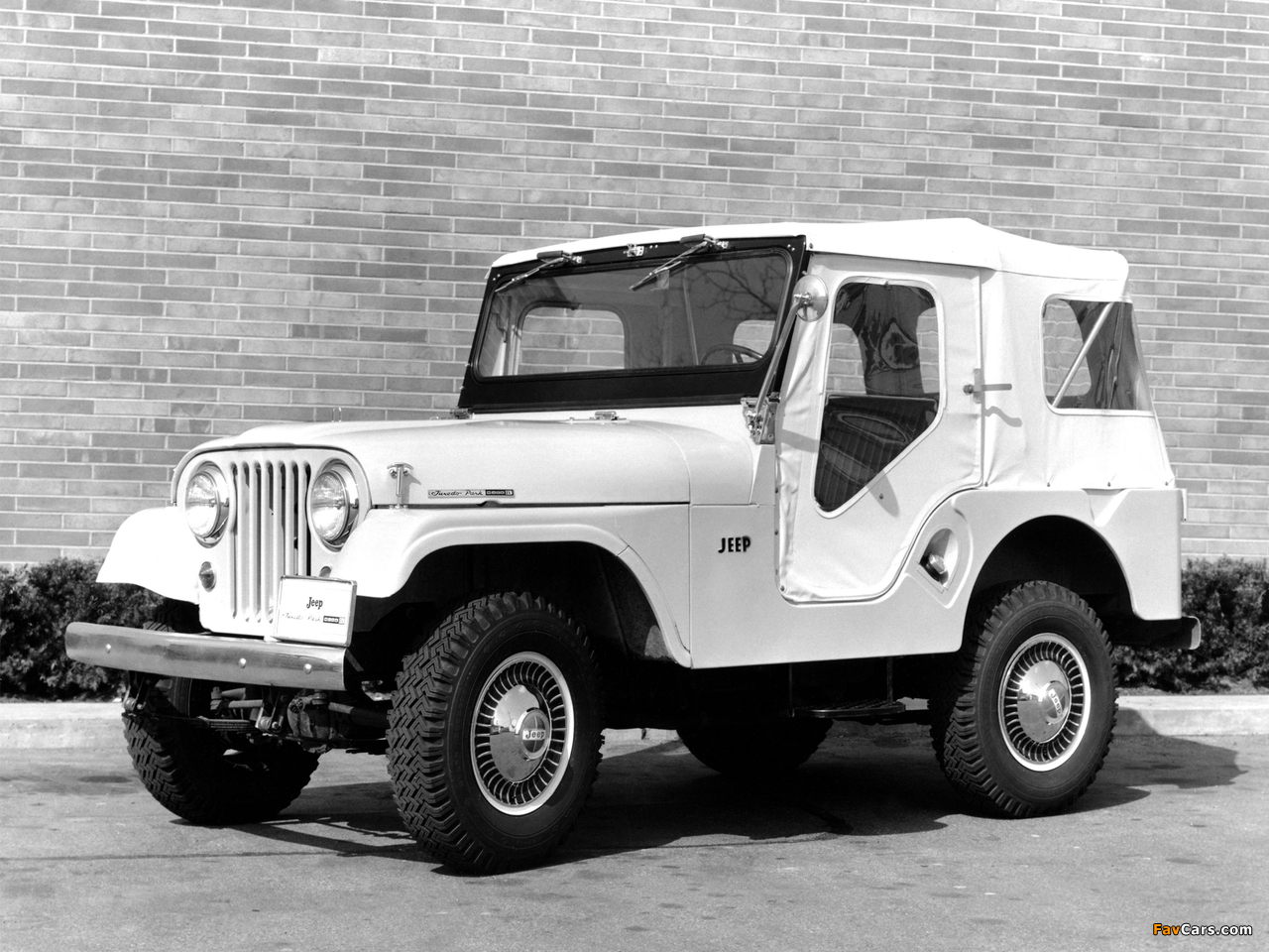 Jeep Tuxedo Park Mark IV 1966 photos (1280 x 960)