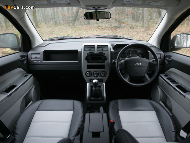 Jeep Compass UK-spec 2006–10 pictures (640 x 480)