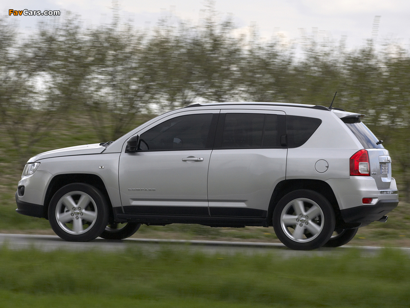 Jeep Compass EU-spec 2011–13 photos (800 x 600)