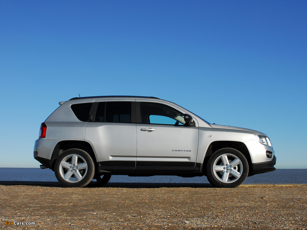 Jeep Compass UK-spec 2011 wallpapers (1024 x 768)