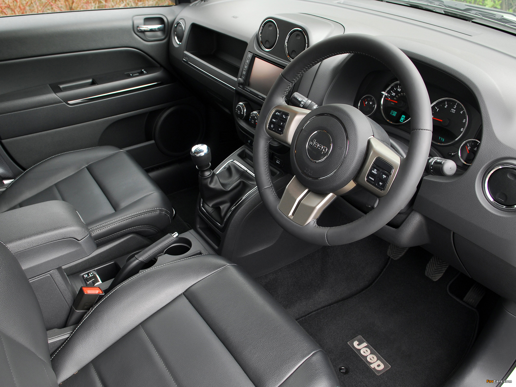 Pictures of Jeep Compass UK-spec 2011 (2048 x 1536)