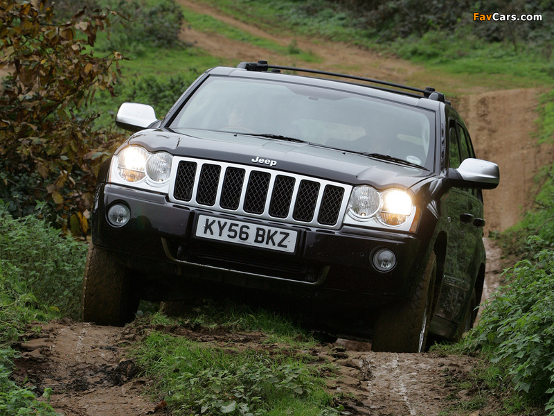 Images of Jeep Grand Cherokee 5.7 Limited UK-spec (WK) 2005–10 (800 x 600)