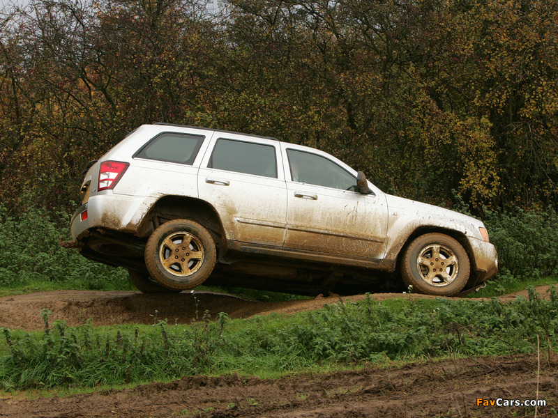 Images of Jeep Grand Cherokee CRD Limited UK-spec (WK) 2005–07 (800 x 600)