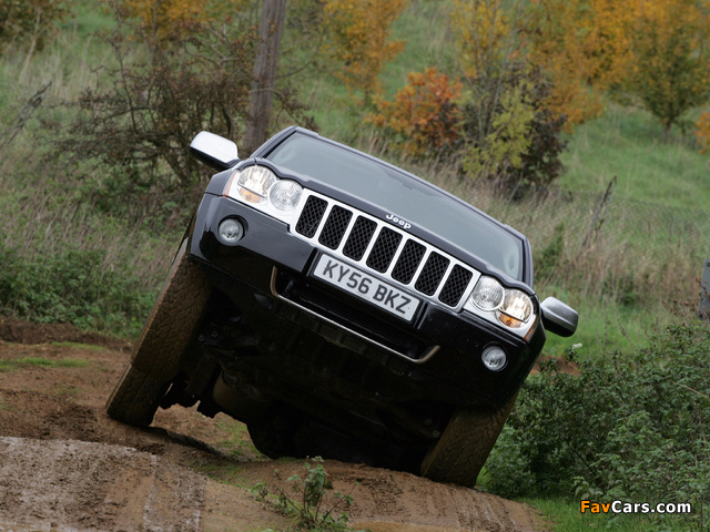 Images of Jeep Grand Cherokee 5.7 Limited UK-spec (WK) 2005–10 (640 x 480)