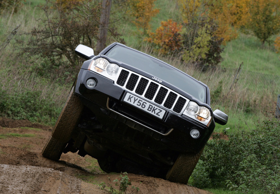 Images of Jeep Grand Cherokee 5.7 Limited UK-spec (WK) 2005–10