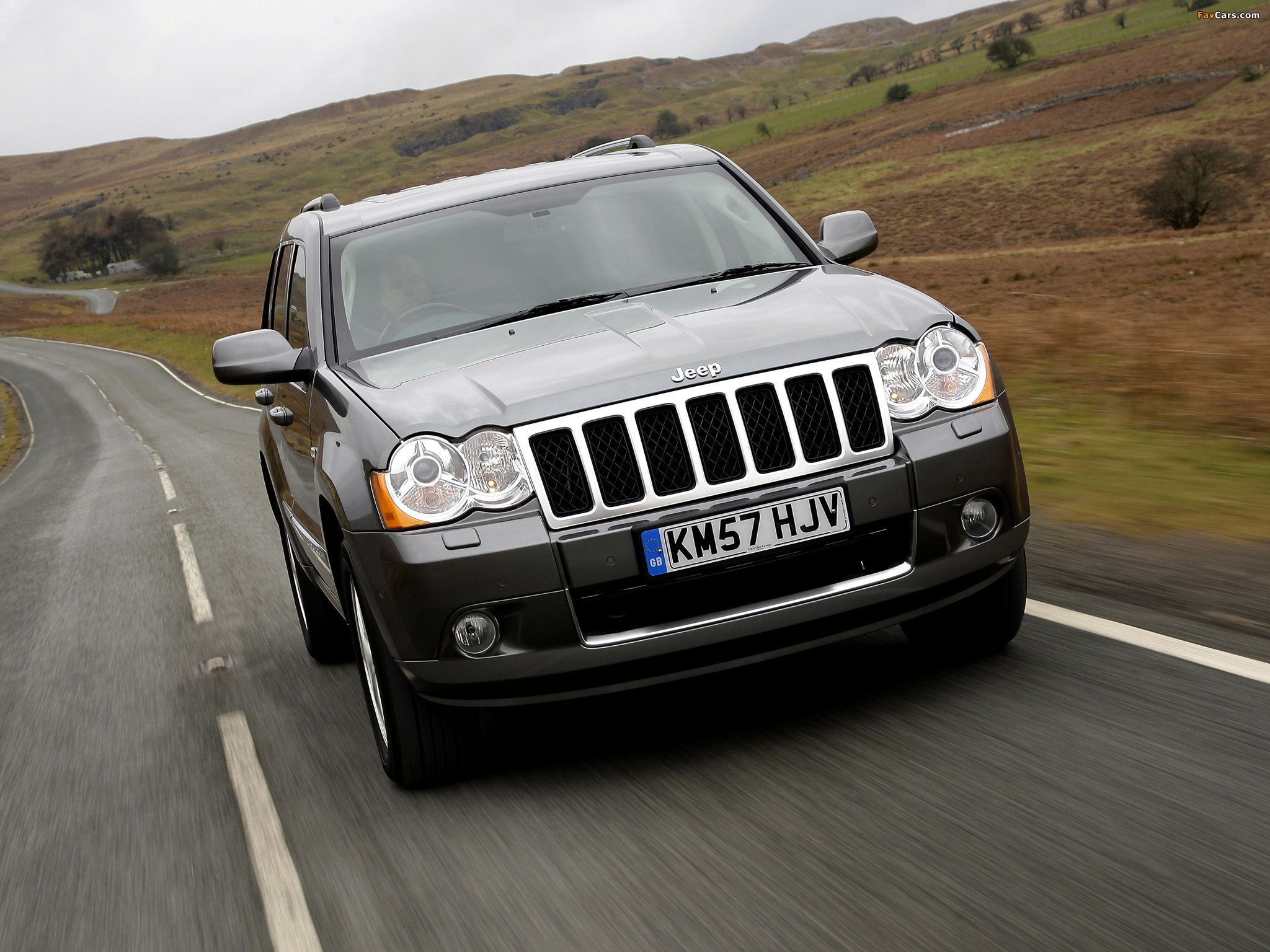 Images of Jeep Grand Cherokee Overland UK-spec (WK) 2008–10 (2048 x 1536)