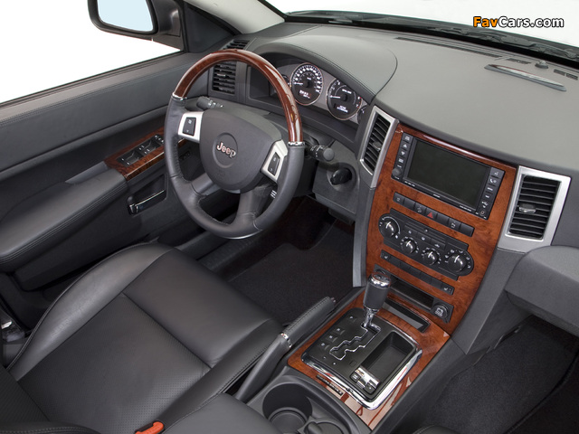 Images of Jeep Grand Cherokee CRD Overland (WK) 2008–10 (640 x 480)
