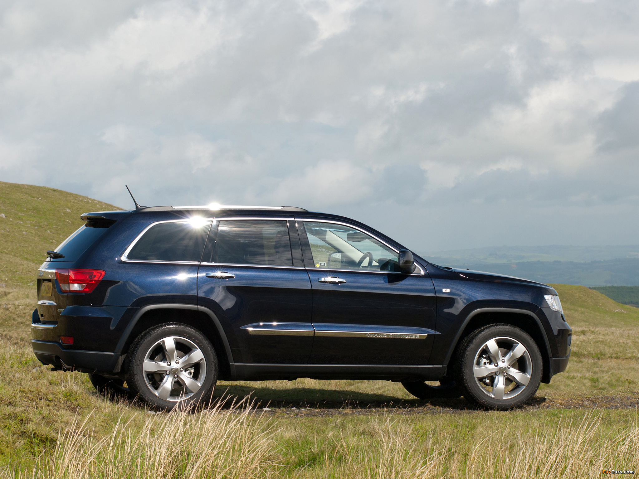 Images of Jeep Grand Cherokee UK-spec (WK2) 2011 (2048 x 1536)