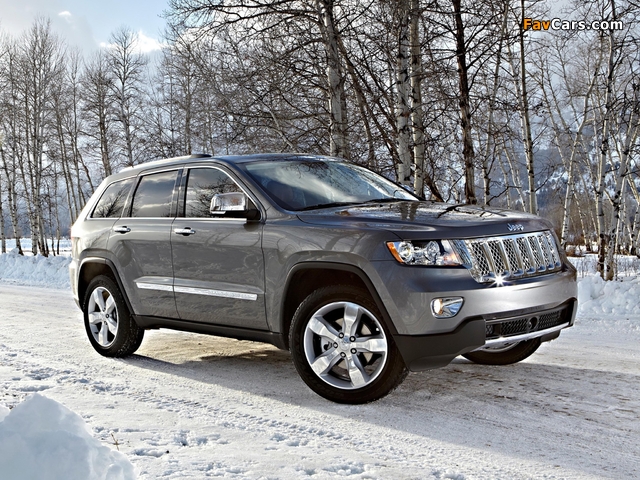 Images of Jeep Grand Cherokee Overland Summit (WK2) 2011–13 (640 x 480)