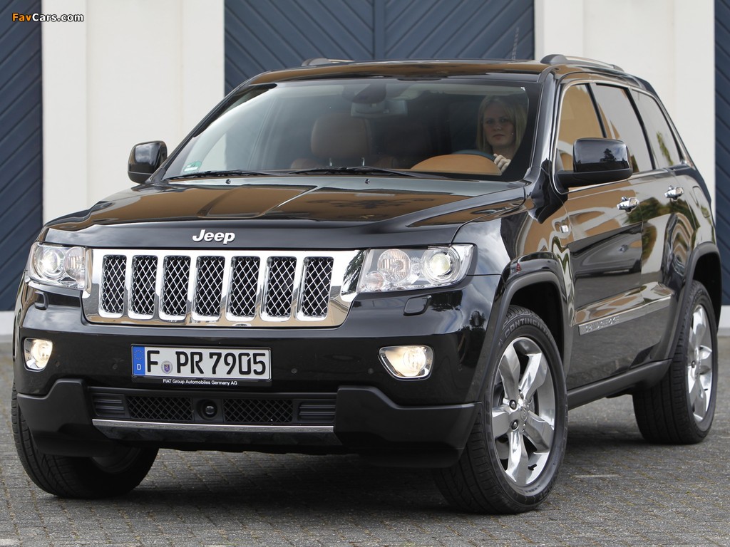Images of Jeep Grand Cherokee Overland Summit EU-spec (WK2) 2011–13 (1024 x 768)