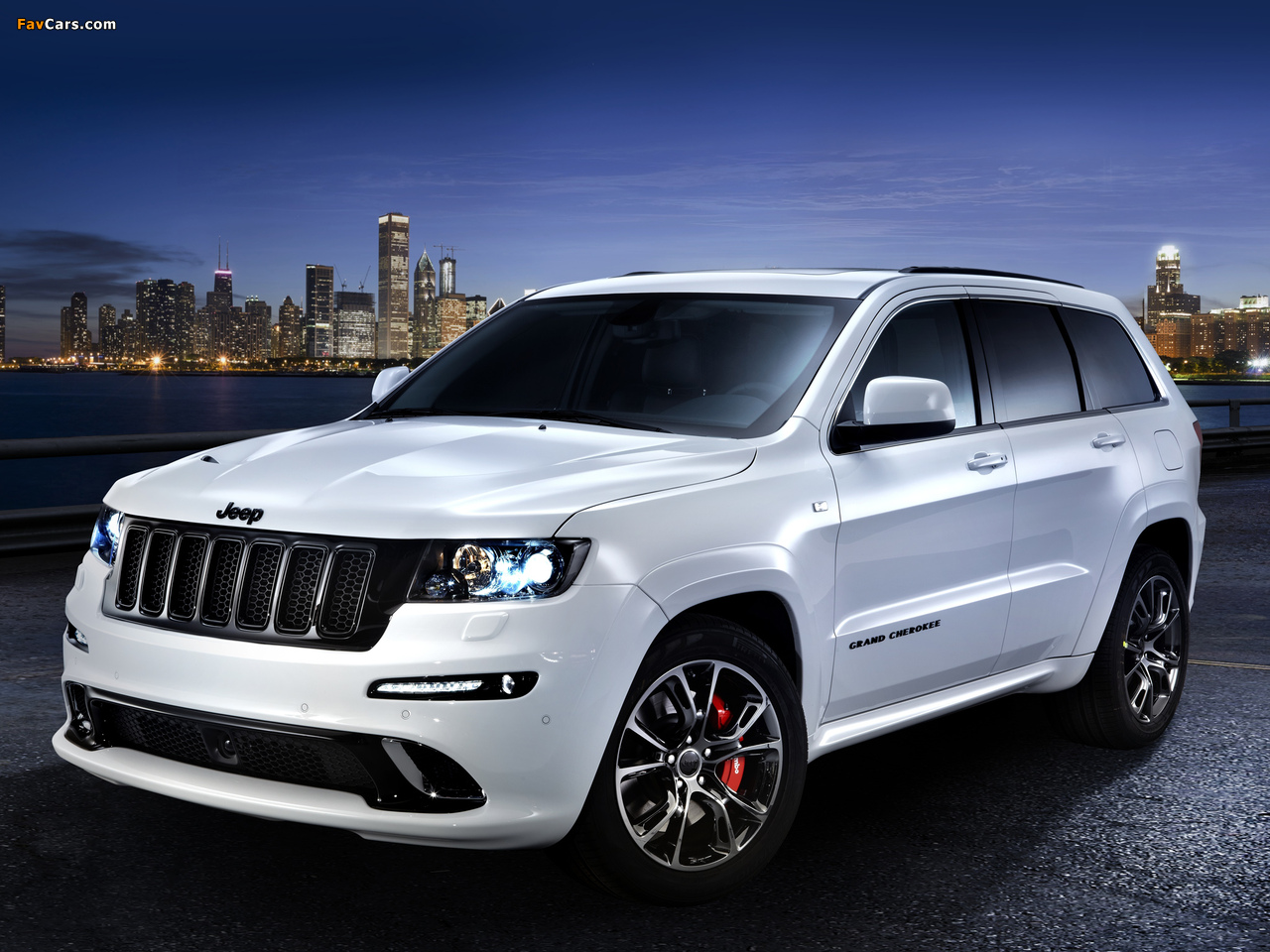 Images of Jeep Grand Cherokee SRT8 Limited Edition (WK2) 2012 (1280 x 960)