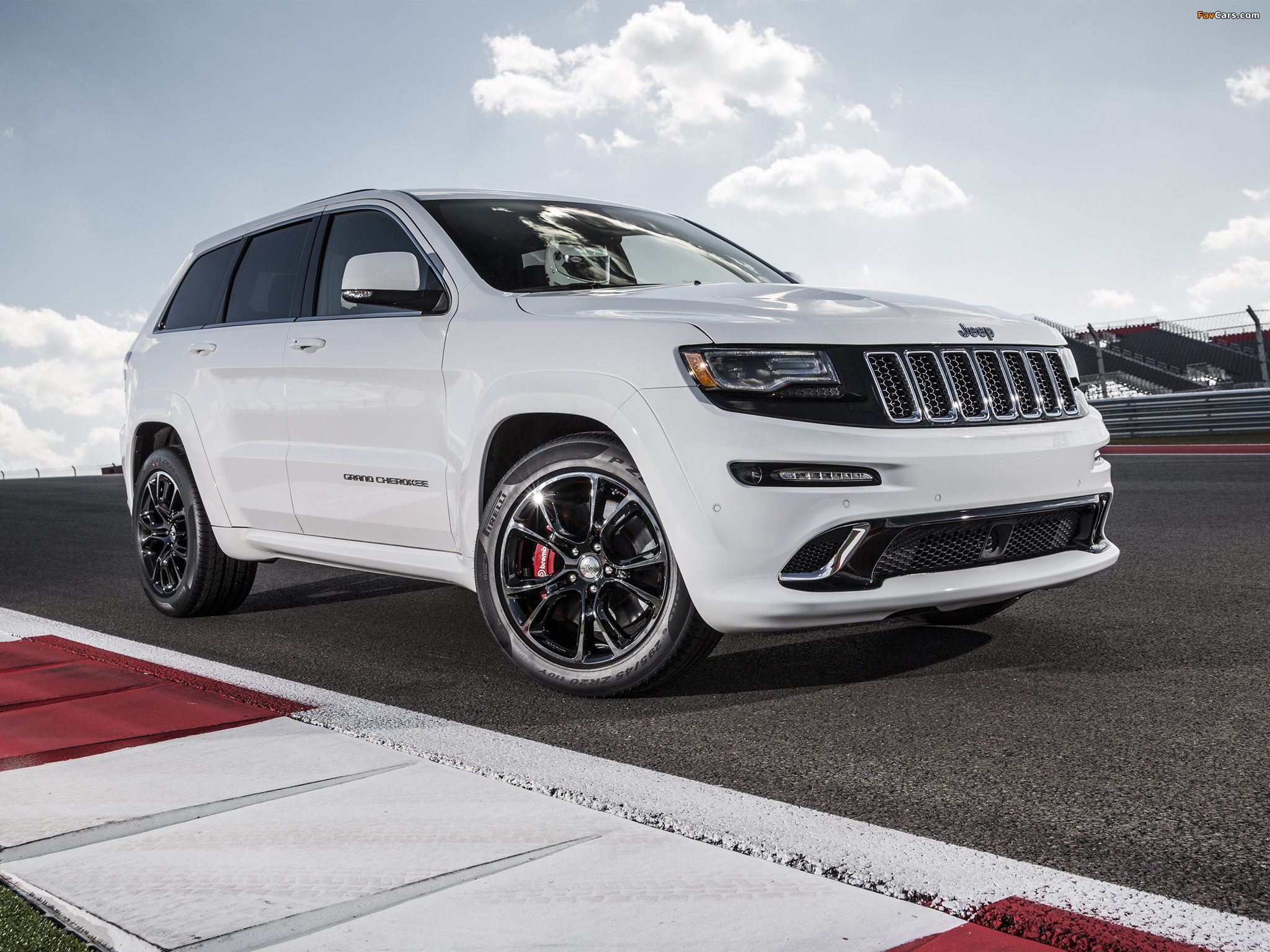 Images of Jeep Grand Cherokee SRT (WK2) 2013 (2048 x 1536)