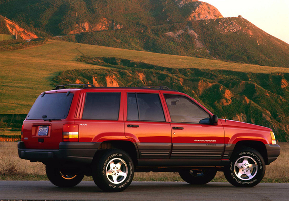 Images of Jeep Grand Cherokee Laredo (ZJ) 1996–98